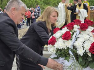 „FÂNTÂNA EROILOR ROMÂNI” inaugurată la Cușmirca – omagiu adus eroilor căzuți pentru întregirea țării românești